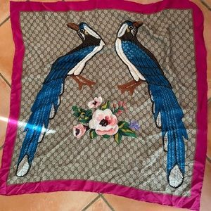 Gucci scarf